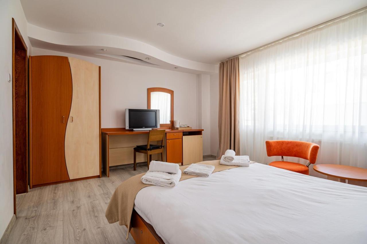 Complex Paloma Coral Hotel Мамая Екстериор снимка